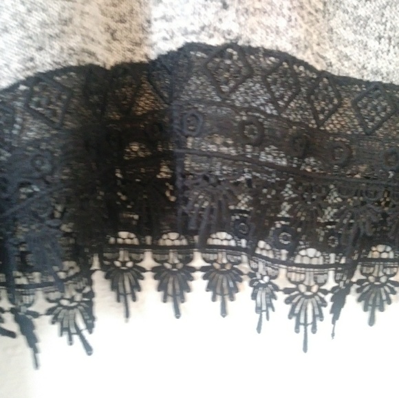 H&M Divided Gray and Black Crop Top - Picture 8 of 8